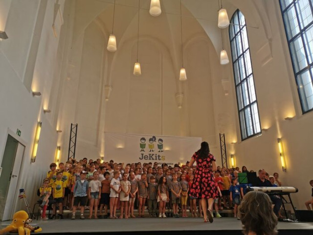 JeKits-Konzert begeistert bei strahlendem Sommerwetter