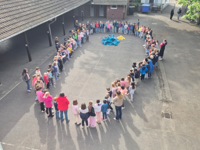 Saubere Spielplätze rund um unsere Schule - R(h)einemachtag