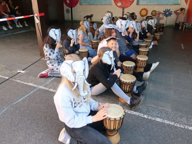 Trommel Theater 2025 - Der Schulhof wird zur Bühne (Photo 1)