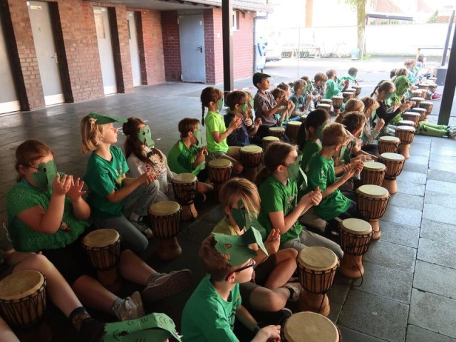 Trommel Theater 2025 - Der Schulhof wird zur Bühne (Photo 6)