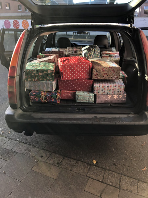 Weihnachtspäckchen - Wir helfen Kindern in Rumänien (Photo 1)