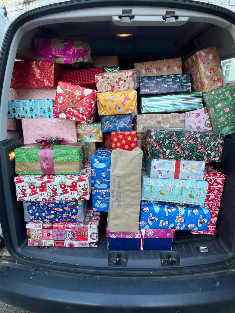 Weihnachtspäckchen für Rumänien